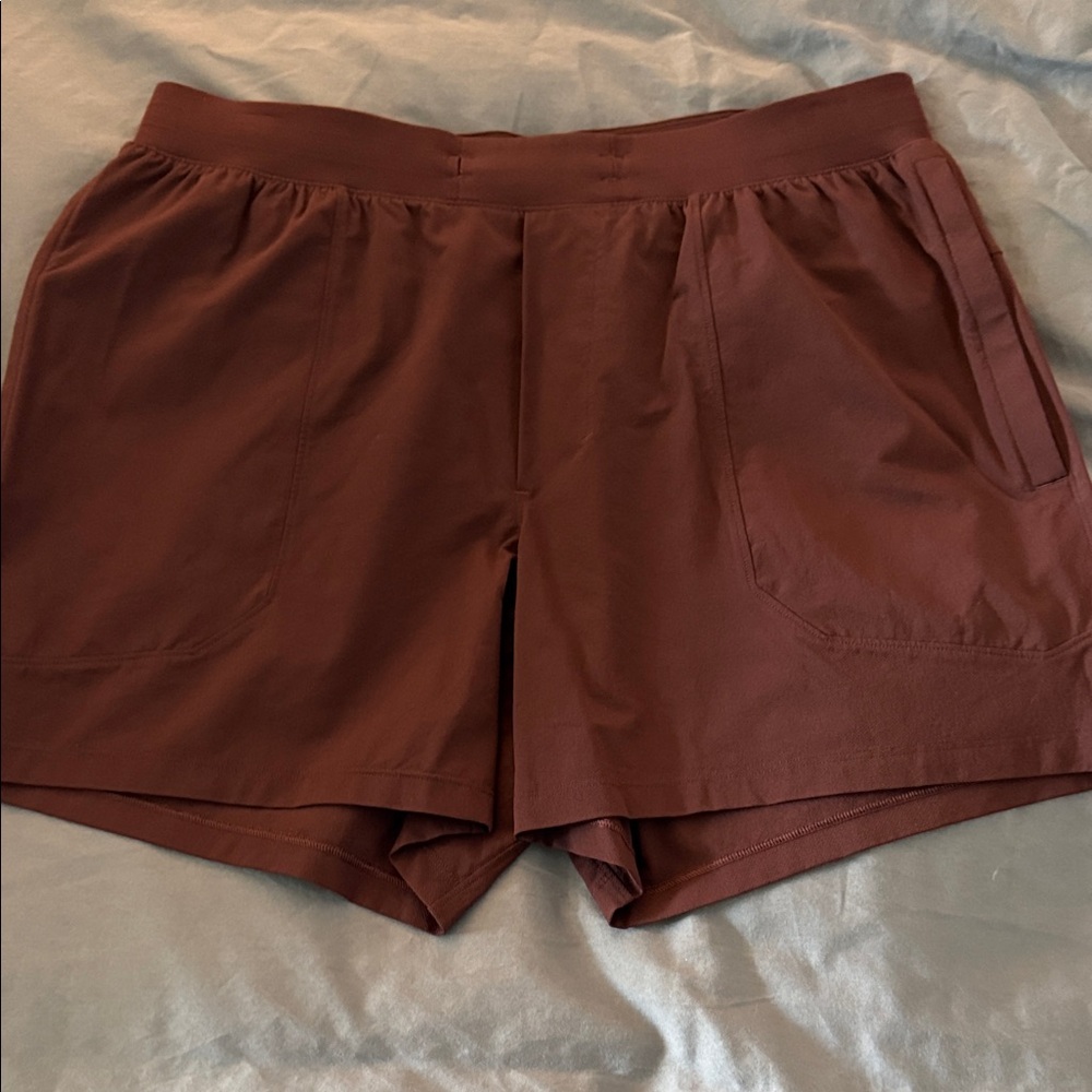 lululemon athletica license to train 5 inch shorts - burgundy